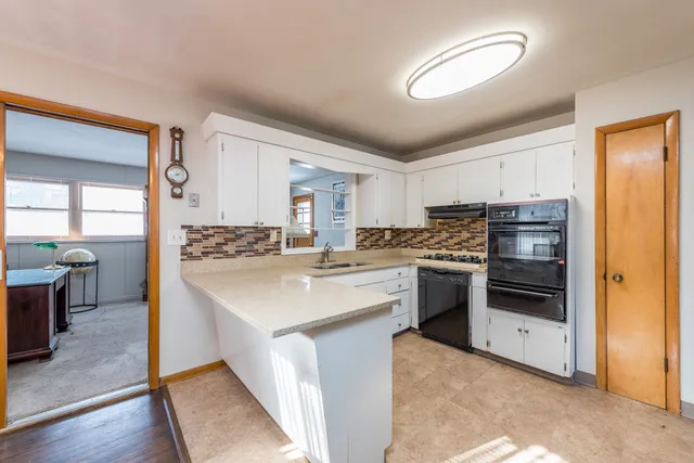 $249,900 | 732 Whitney Avenue, Winthrop Harbor, IL 60096