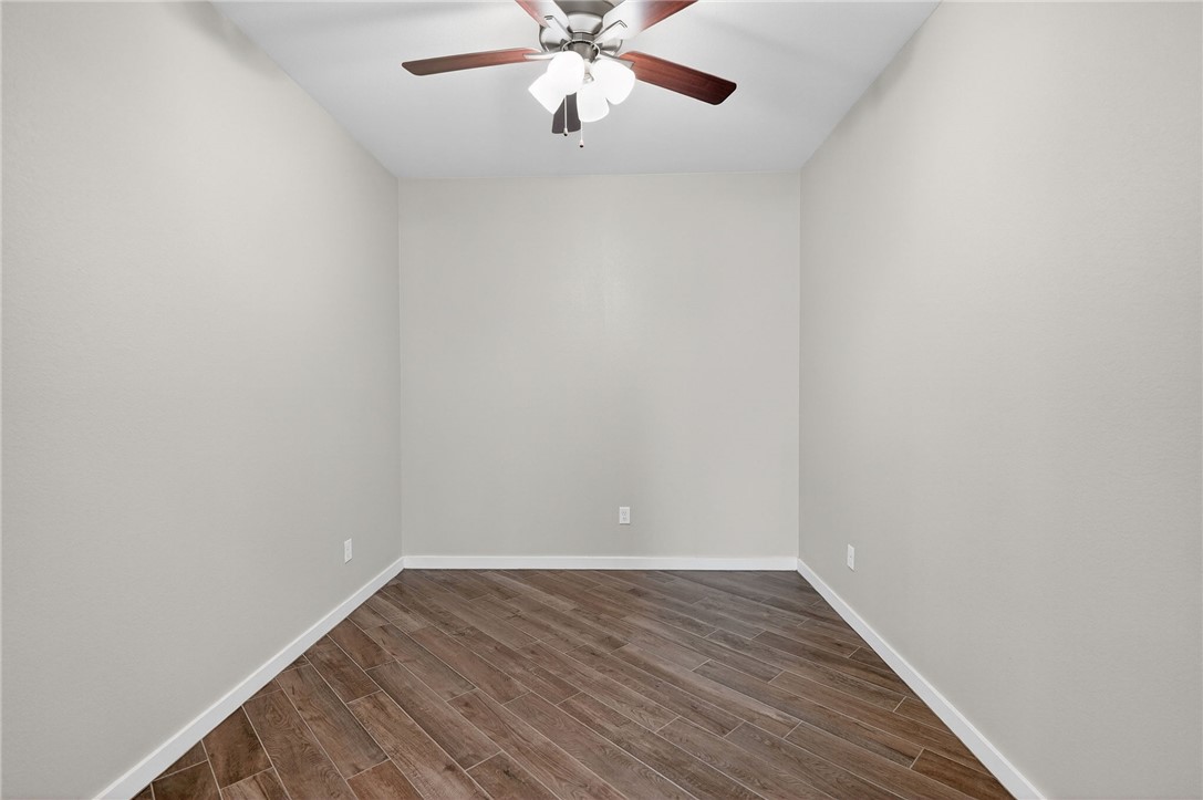 2902 Spector Drive Bryan, TX 77808 - Photo 4 of 40