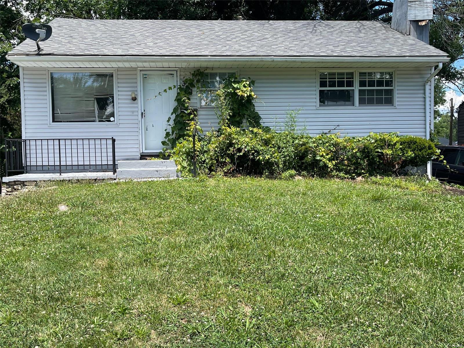 341 Caithness Road St. Louis, MO 63137 - Photo 1 of 15