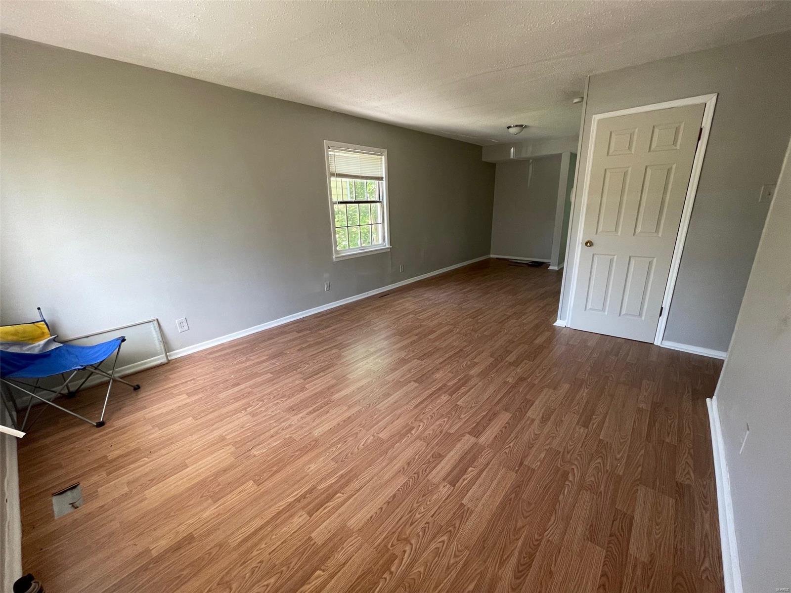 341 Caithness Road St. Louis, MO 63137 - Photo 3 of 15