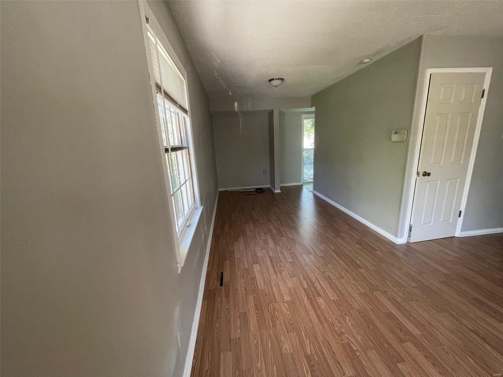 341 Caithness Road St. Louis, MO 63137 - Photo 4 of 15
