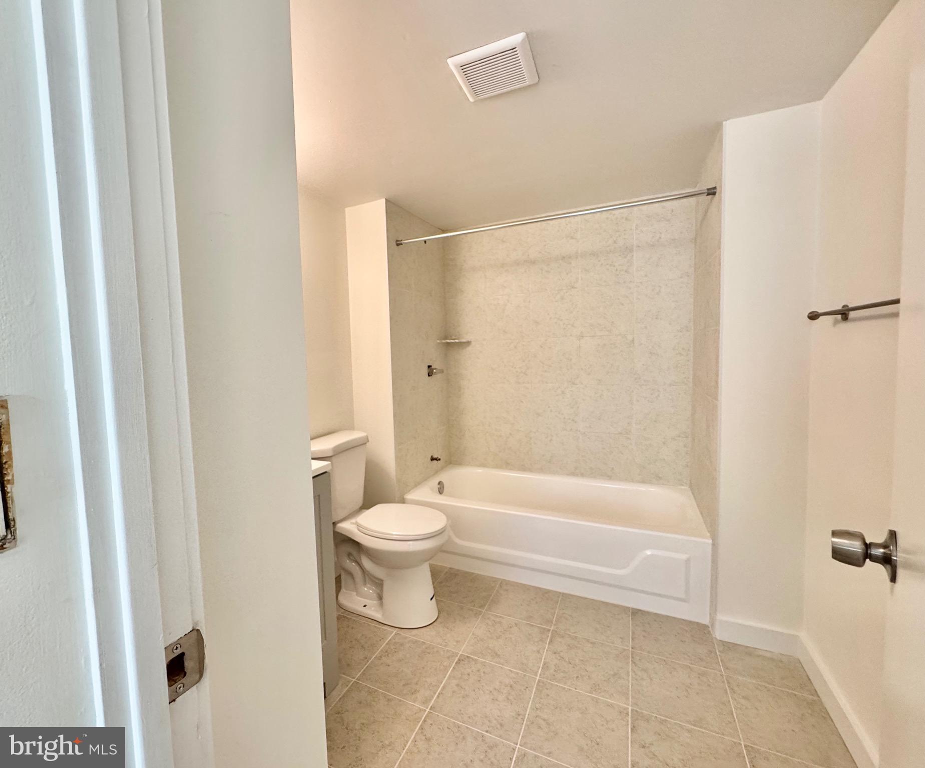 2148 Green Street, Unit 2 Philadelphia, PA 19130 - Photo 16 of 28