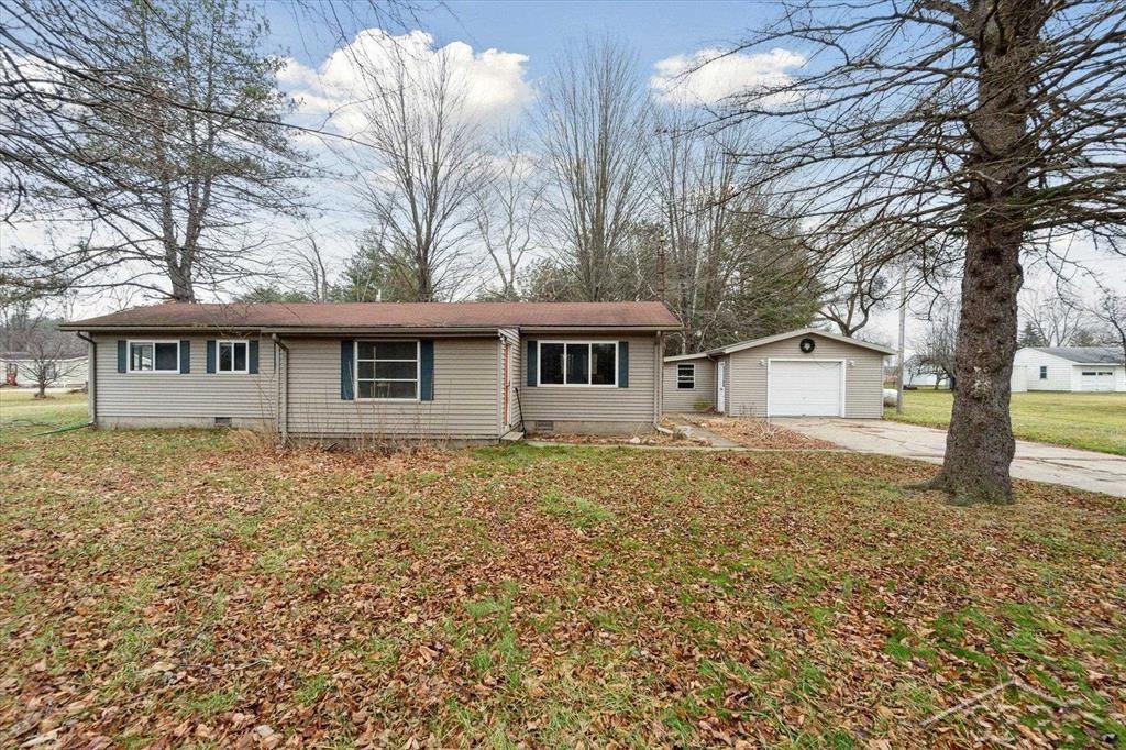 8453 South Vassar Road Millington, MI 48746 - Photo 3 of 34 50098153-2.JPG