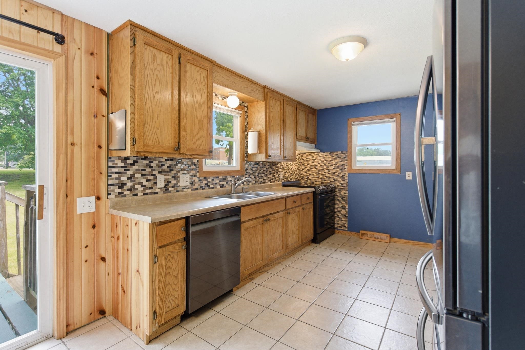 503 11th Street Brodhead, WI 53520 - Photo 6 of 20