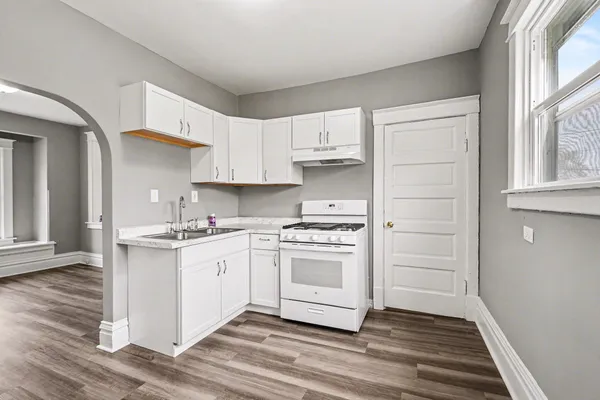 $199,900 | 2008 East Stockbridge Avenue, Kalamazoo, MI 49001