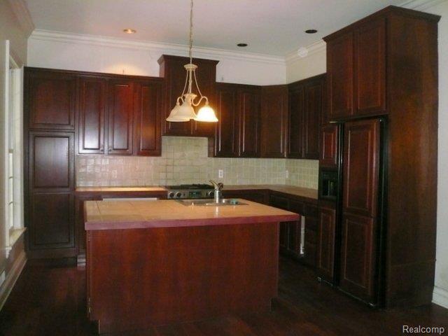 9040 North Territorial Road Dexter, MI 48130 - Photo 3 of 22 3 KITCHEN.JPG