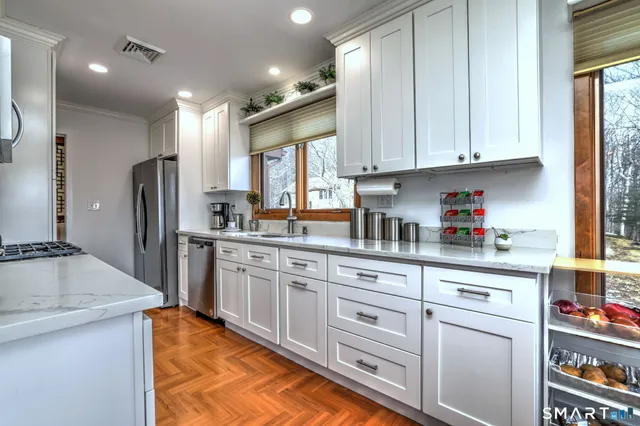 $479,000 | 690 Forest Road, Unit 501, West Haven, CT 06516