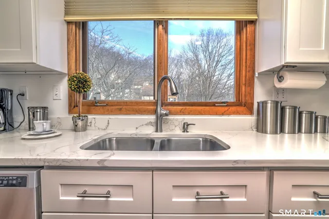 $479,000 | 690 Forest Road, Unit 501, West Haven, CT 06516