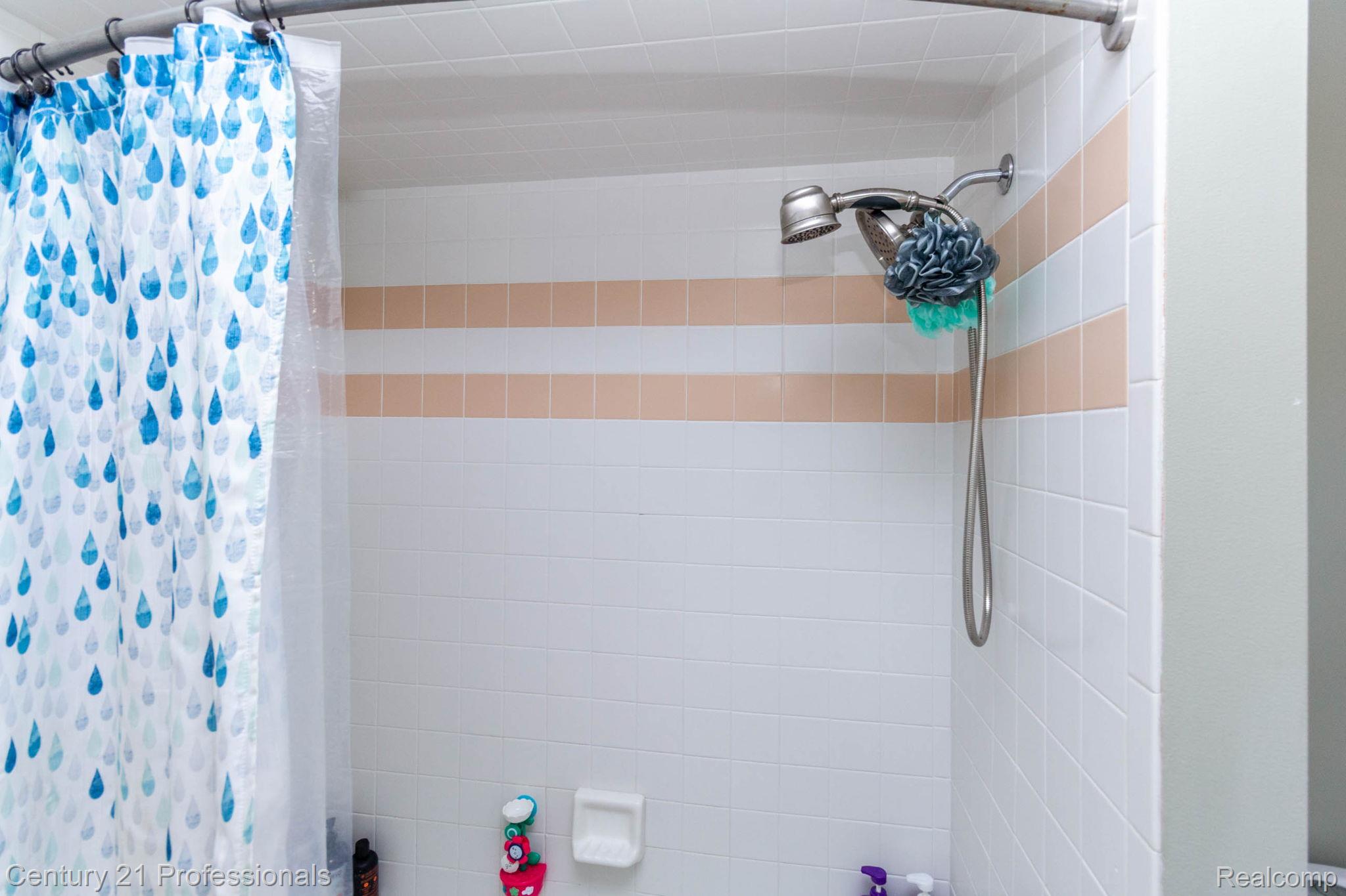 671 Bridgestone Drive Rochester, MI 48309 - Photo 30 of 50 interior (26).jpg