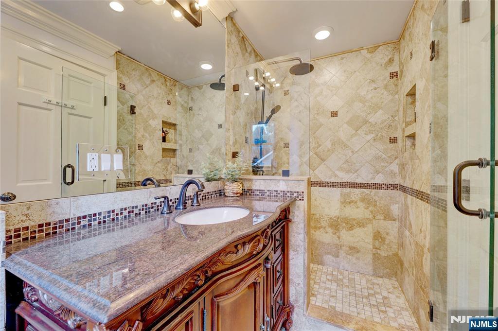 406 Dixie Avenue Hawthorne, NJ 07506 - Photo 29 of 48