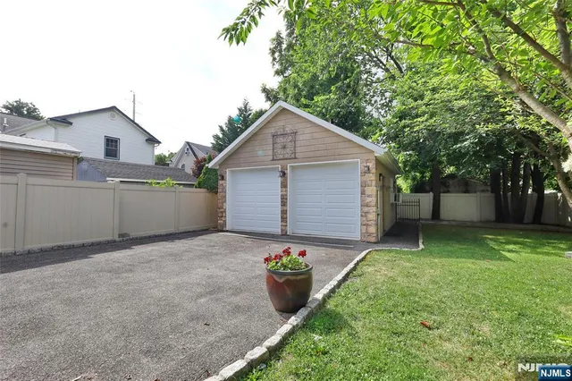 $799,000 | 406 Dixie Avenue, Hawthorne, NJ 07506