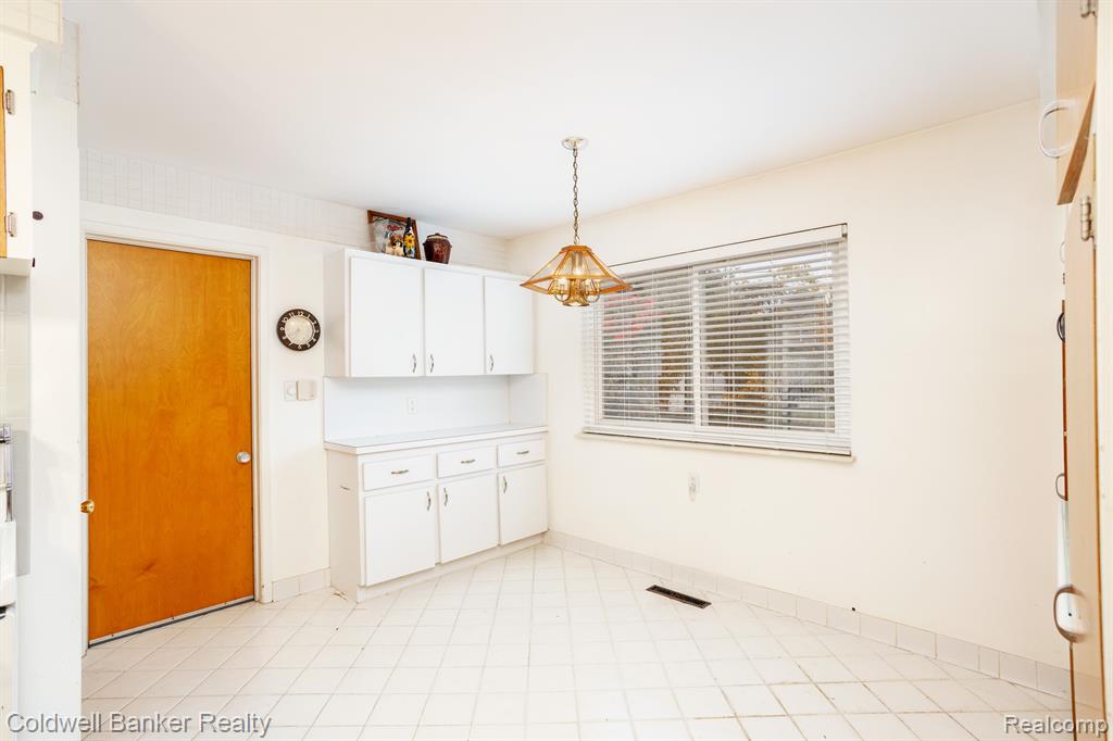 427 Lexington Road Grosse Pointe Farms, MI 48236 - Photo 11 of 22
