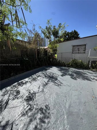 $1,750 | 2142 Northwest 1st Street, Unit 2142, Miami, FL 33125