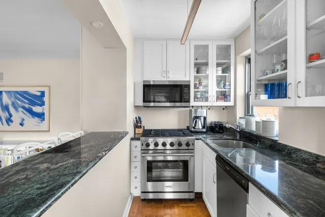 $1,450,000 | 175 West 13th Street, Unit 11B | West Village