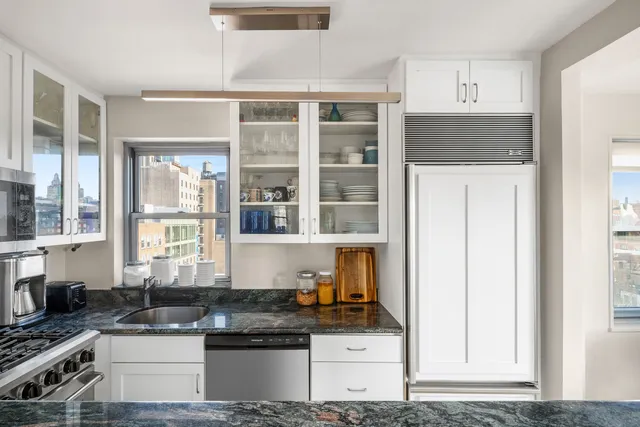 $1,450,000 | 175 West 13th Street, Unit 11B | West Village
