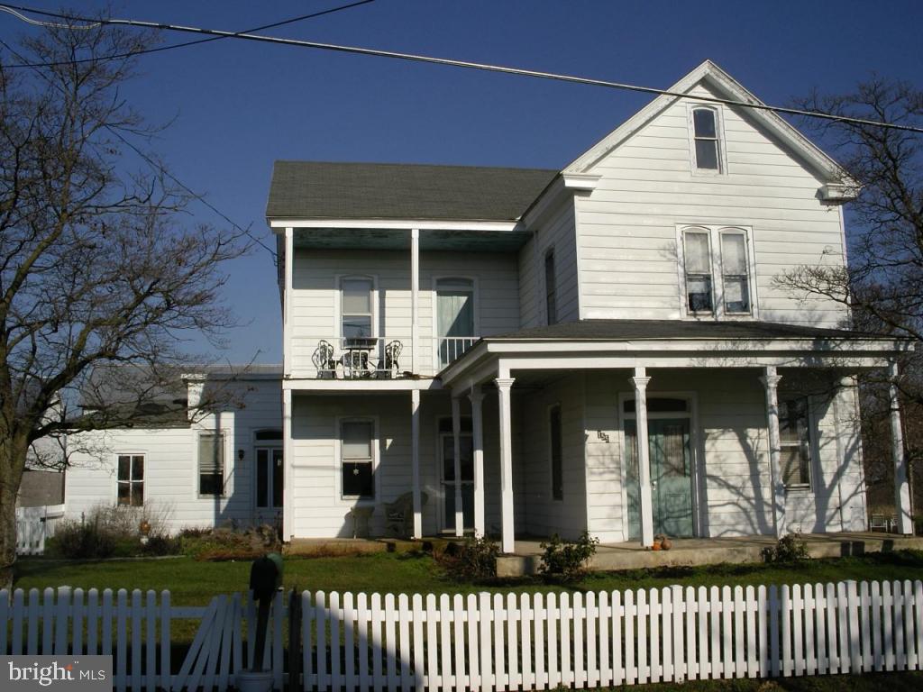 155 Chestnut Street Lititz, PA 17543 - Photo 1 of 8