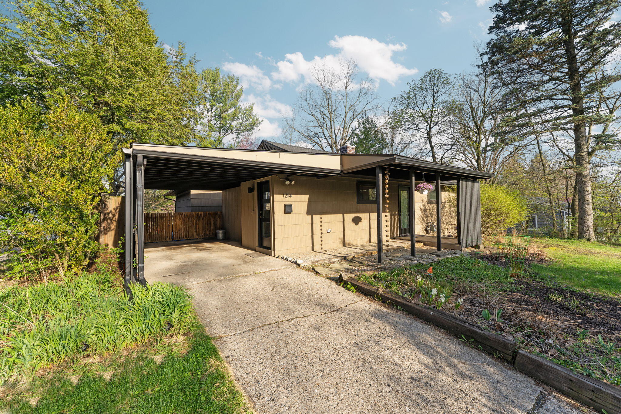 1214 Pomona Road Ann Arbor, MI 48103 - Photo 2 of 53 73-web-or-mls-DSC09719