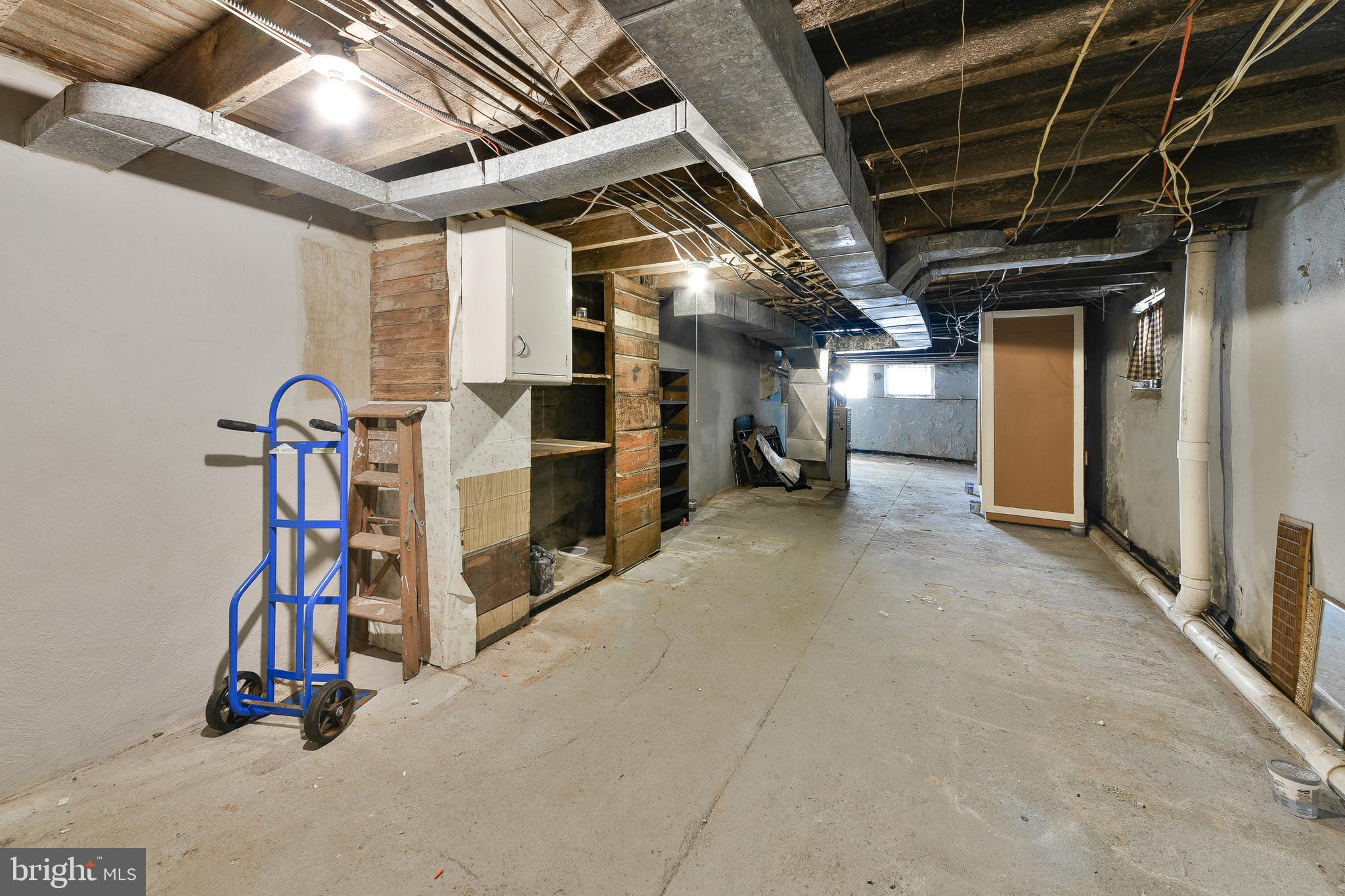 5331 Race Street Philadelphia, PA 19139 - Photo 16 of 21 a view of empty room with refrigerator