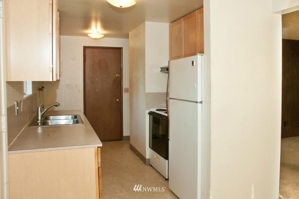 675 Redmond Avenue Northeast Renton, WA 98056 - Photo 4 of 12 Gallery Image 4