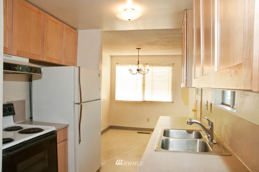 675 Redmond Avenue Northeast Renton, WA 98056 - Photo 5 of 12 Gallery Image 5