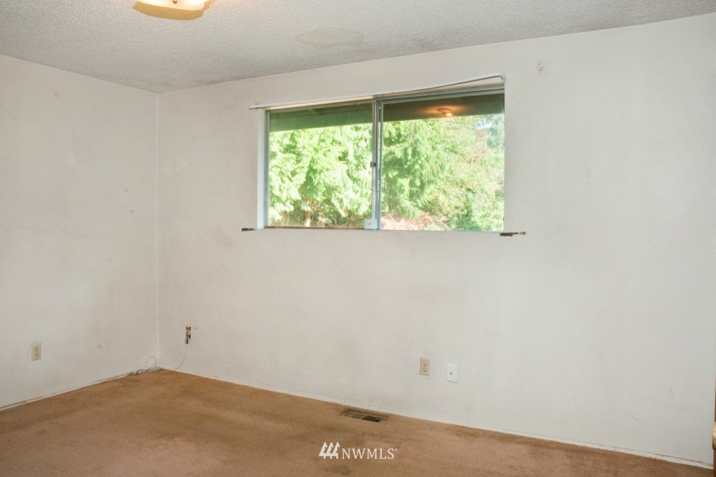675 Redmond Avenue Northeast Renton, WA 98056 - Photo 8 of 12 Gallery Image 8
