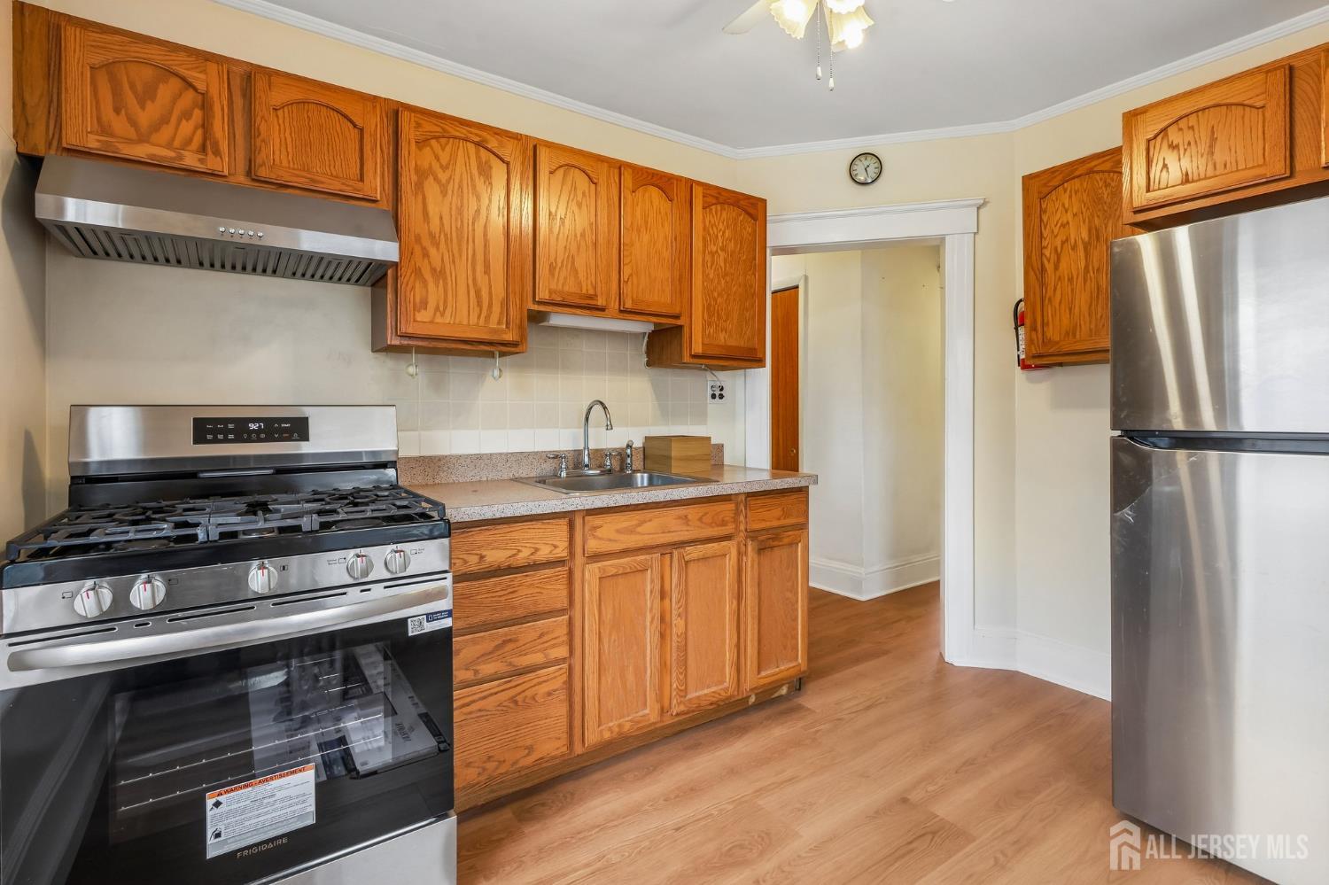 104 Thompson Street Raritan, NJ 08869 - Photo 7 of 27