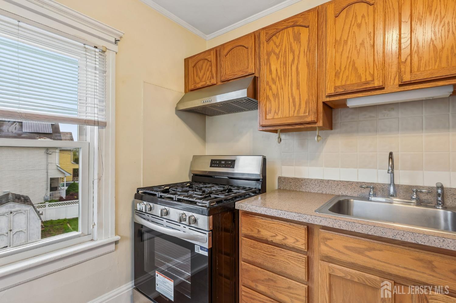 104 Thompson Street Raritan, NJ 08869 - Photo 9 of 27