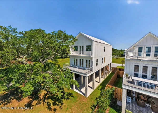 $1,100,000 | 26478 West Beach Boulevard, Pass Christian, MS 39571