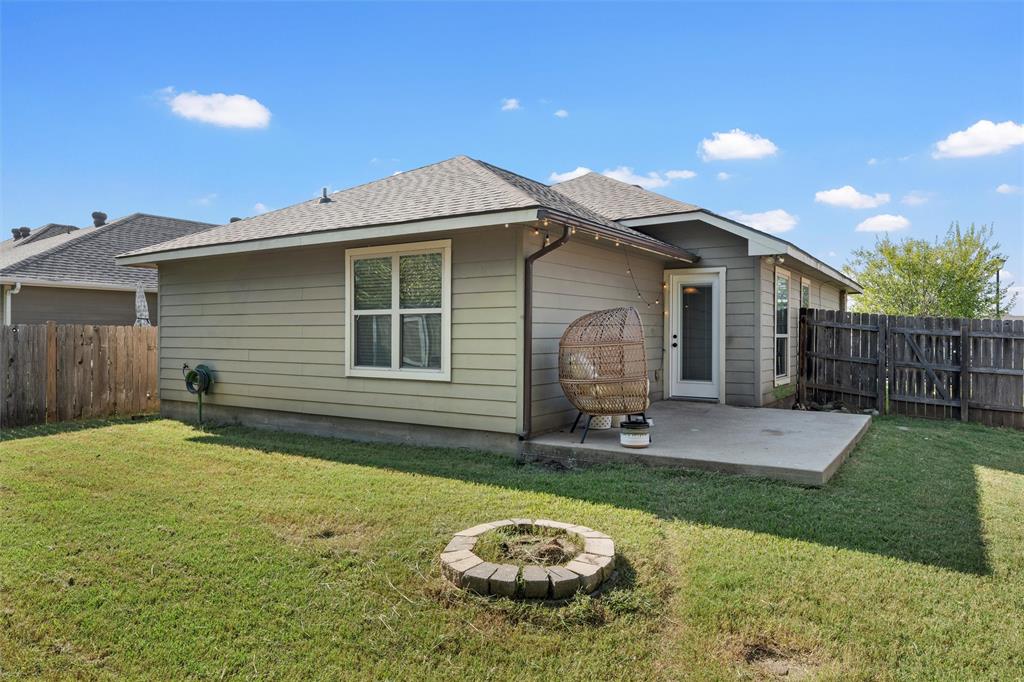 4321 South Fork Ranch Road Waco, TX 76705 - Photo 13 of 17 a view of a house with backyard and sitting area