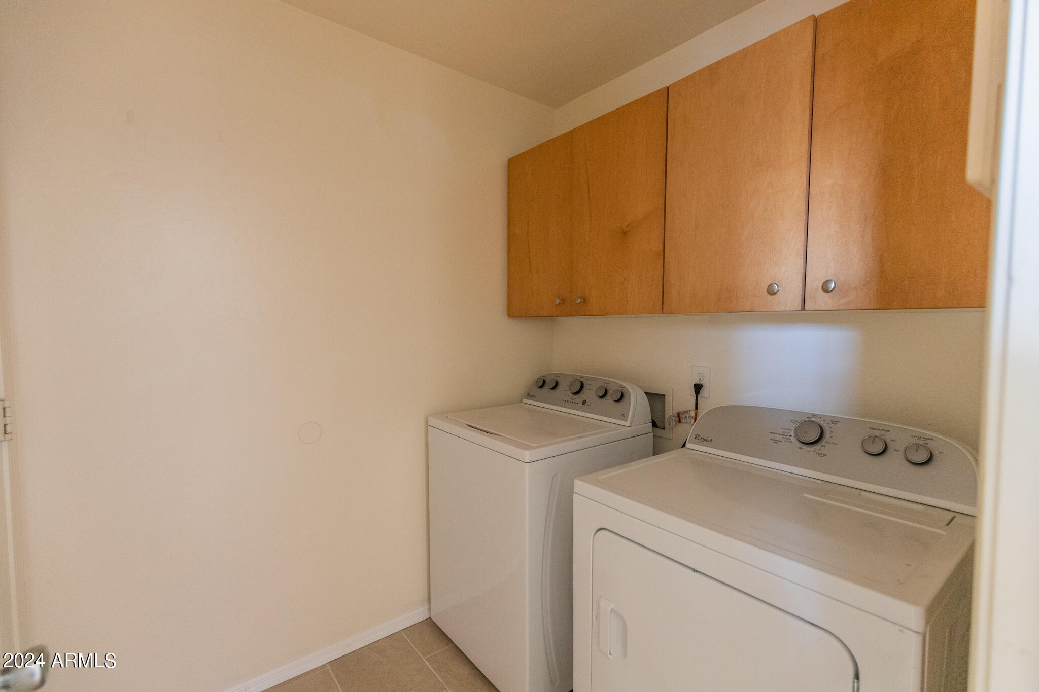 9013 North 14th Street Phoenix, AZ 85020 - Photo 20 of 24 a utility room with dryer and washer