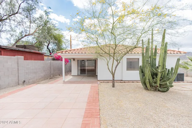 $2,100 | 9013 North 14th Street, Phoenix, AZ 85020
