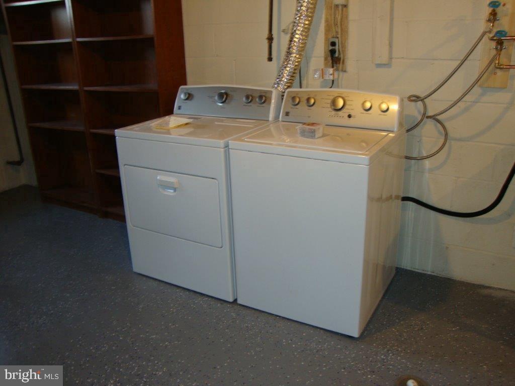 9614 Commonwealth Boulevard Fairfax, VA 22032 - Photo 15 of 17 Laundry room