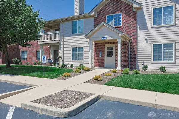 $194,900 | 1756 Waterstone Boulevard, Unit 101, Miamisburg, OH 45342