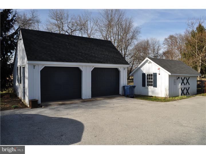 673 Sugartown Road Malvern, PA 19355 - Photo 4 of 25 Garage