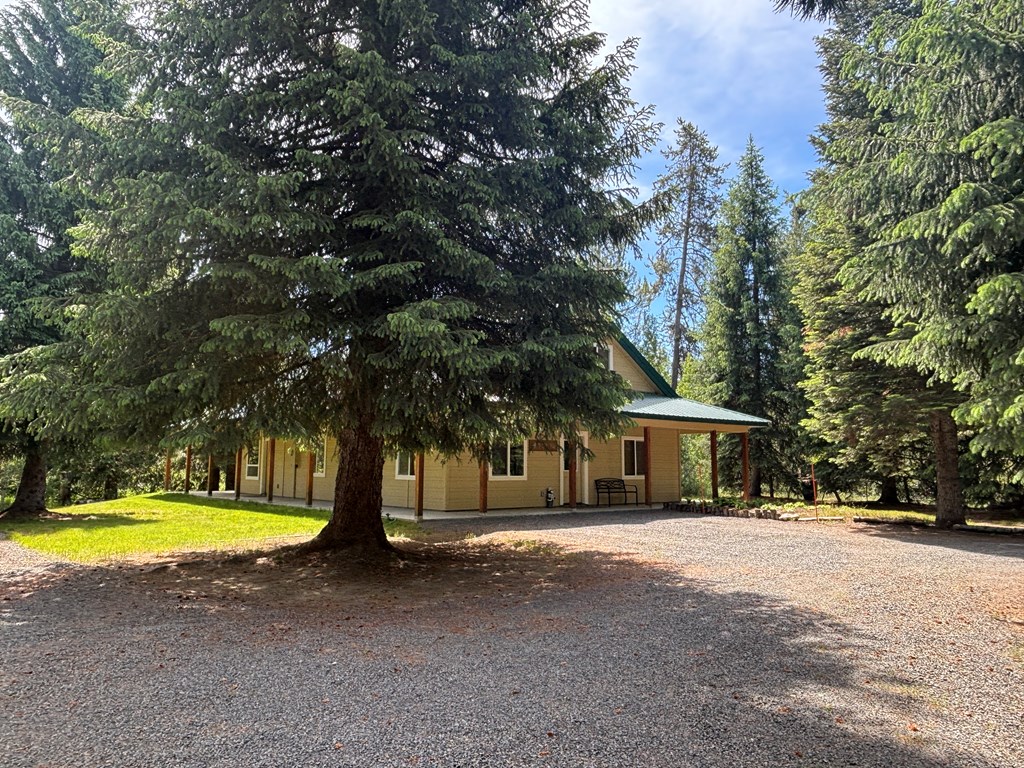 32 Shay Road Cascade, ID 83611 - Photo 3 of 40 Shade trees