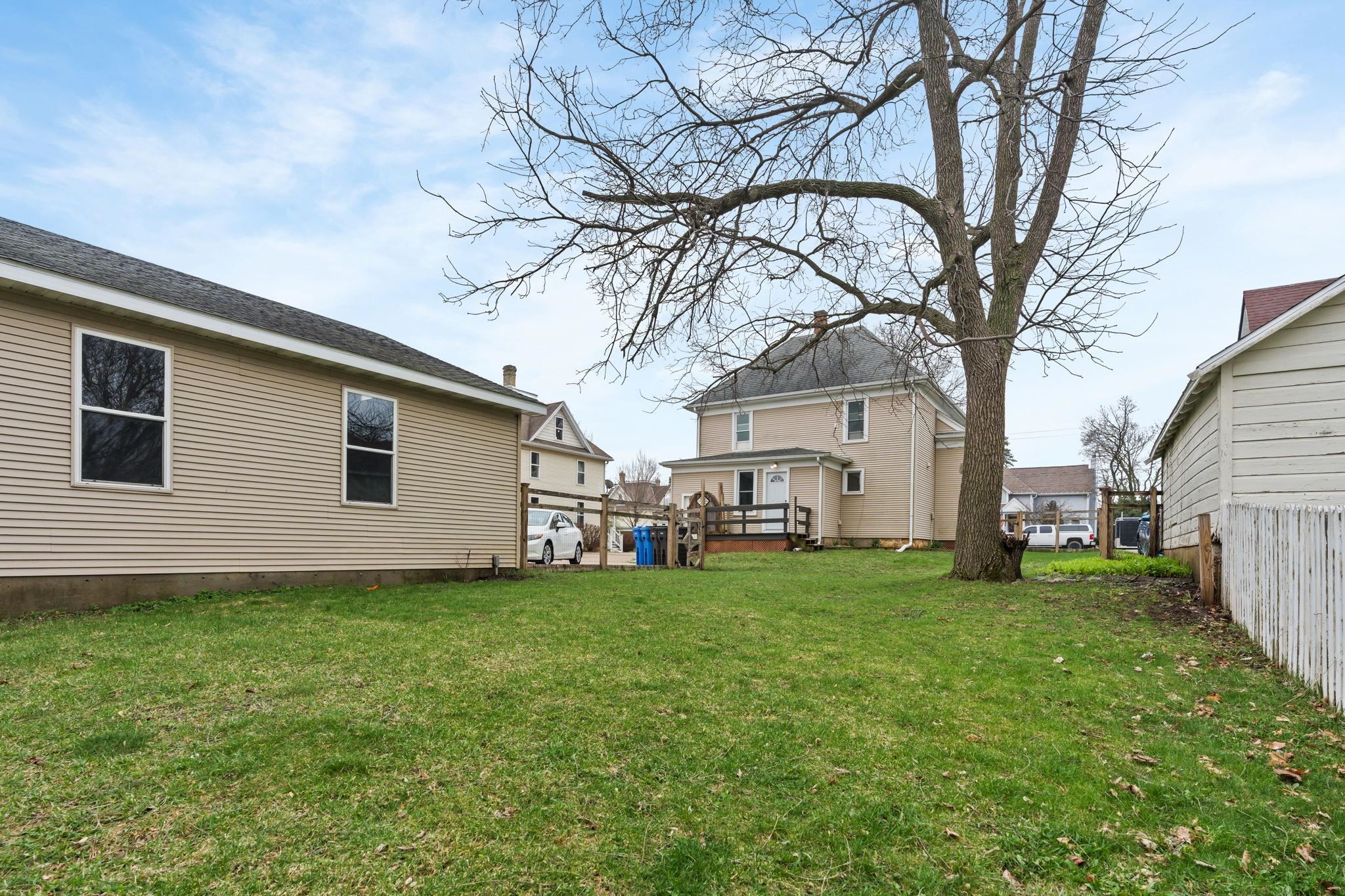 804 East Main Street Mount Horeb, WI 53572 - Photo 40 of 44