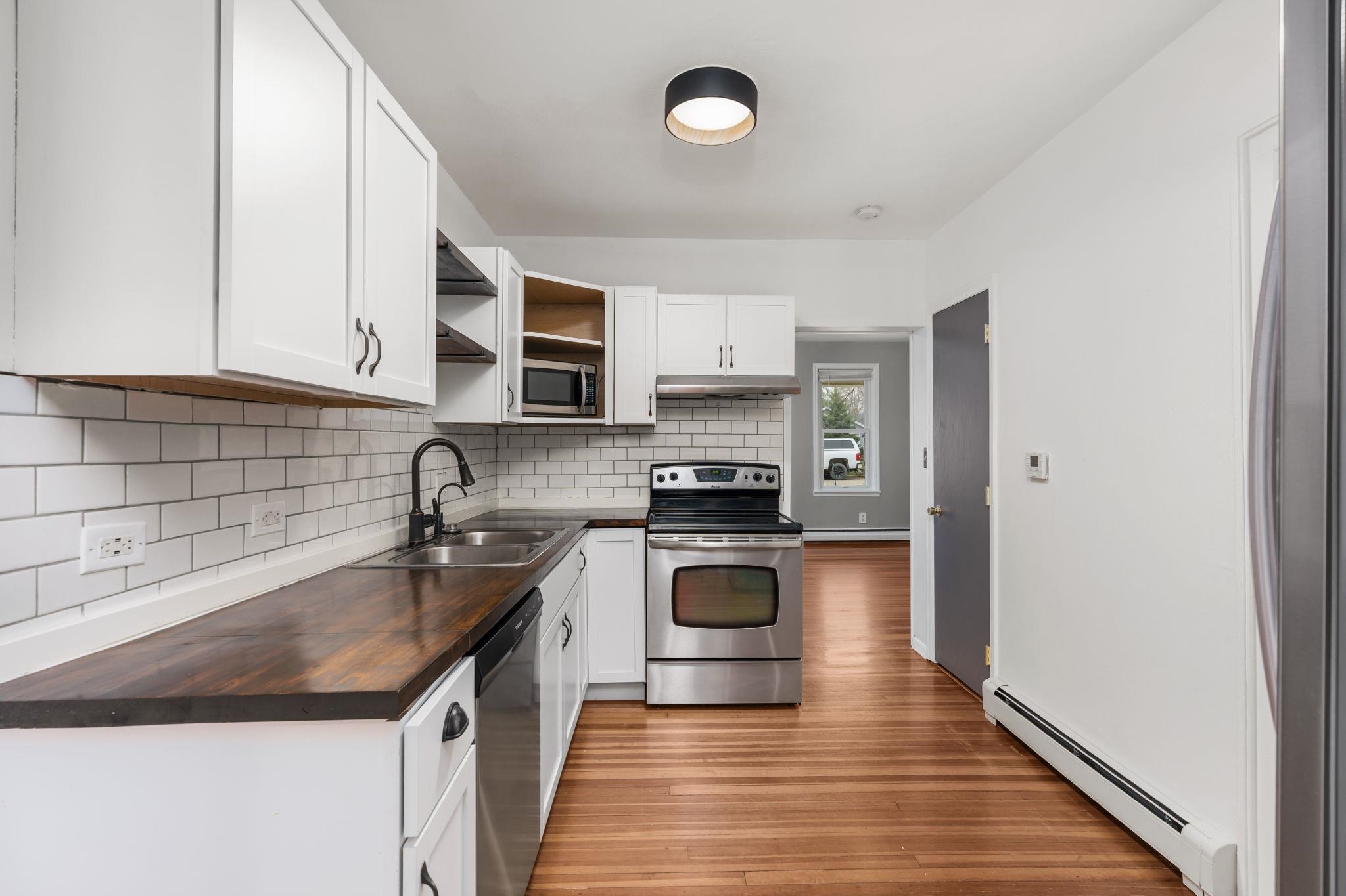 804 East Main Street Mount Horeb, WI 53572 - Photo 8 of 44