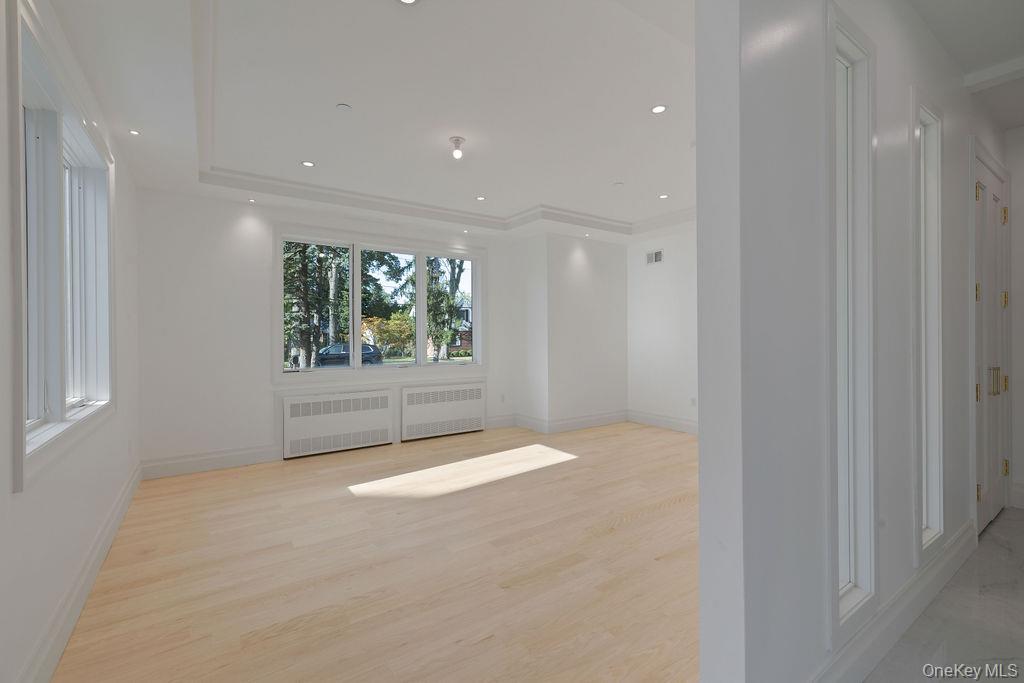 27 Ellish Parkway, Unit 112 Spring Valley, NY 10977 - Photo 6 of 24 Dining room