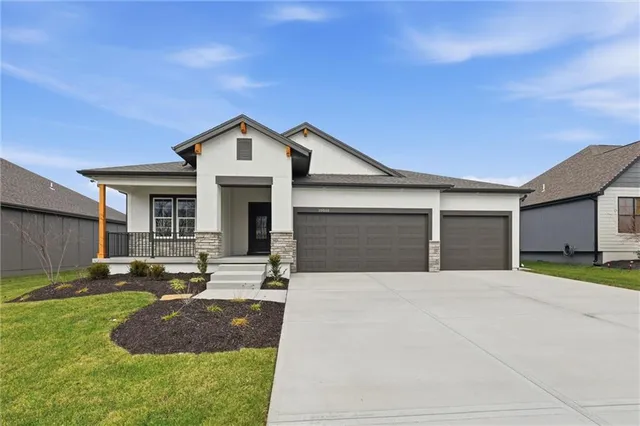 $599,950 | 20040 West 226th Terrace, Spring Hill, KS 66083