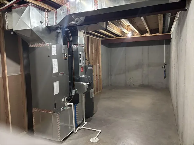 $599,950 | 20040 West 226th Terrace, Spring Hill, KS 66083