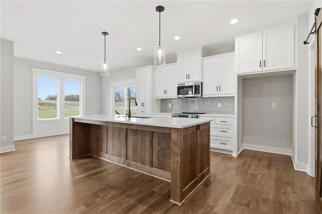 $599,950 | 20040 West 226th Terrace, Spring Hill, KS 66083