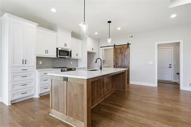 $599,950 | 20040 West 226th Terrace, Spring Hill, KS 66083