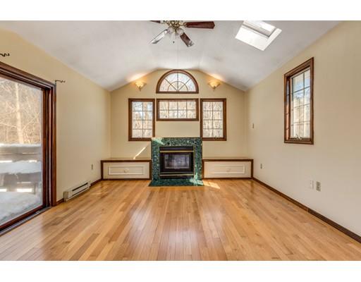 12 Collins Road Wakefield, MA 01880 - Photo 11 of 28 Gallery Image 11