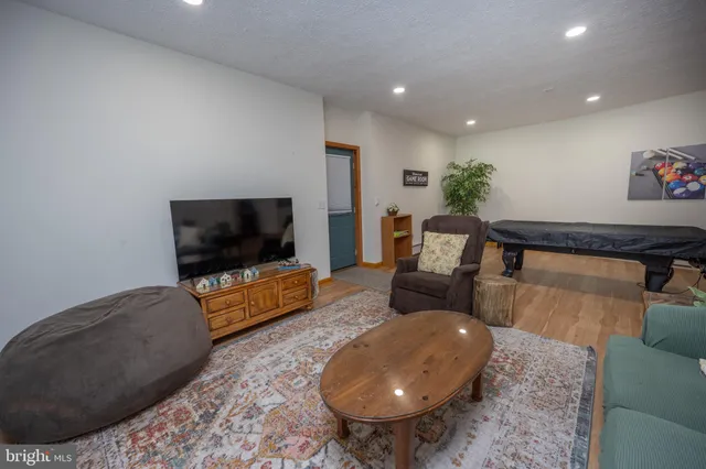 $689,000 | 526 Gleanings Drive, McHenry, MD 21541