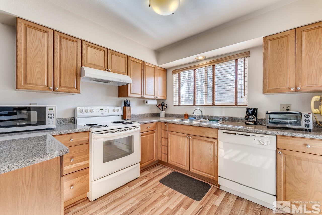 331 Smithridge Park Reno, NV 89502 - Photo 11 of 26 Photo 14