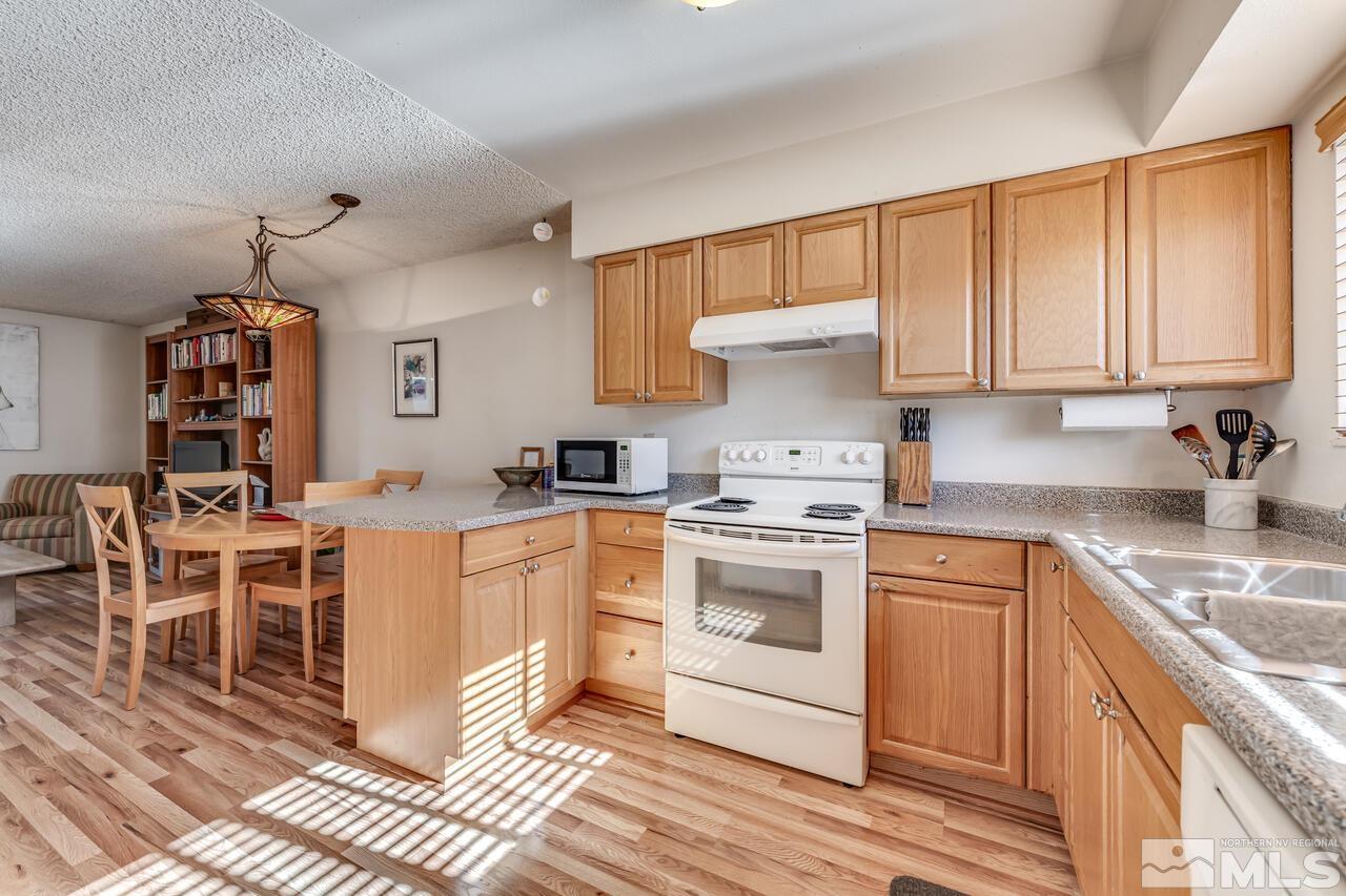 331 Smithridge Park Reno, NV 89502 - Photo 13 of 26 Photo 16