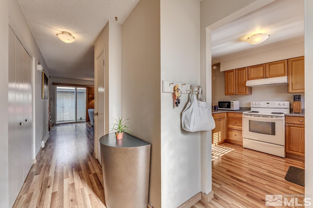 331 Smithridge Park Reno, NV 89502 - Photo 4 of 26 Photo 5