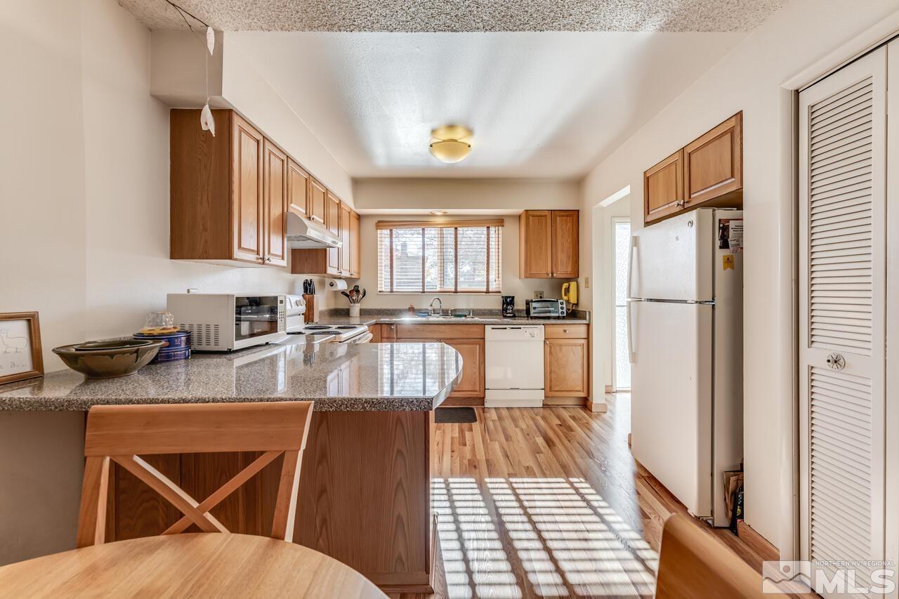 331 Smithridge Park Reno, NV 89502 - Photo 10 of 26 Photo 13