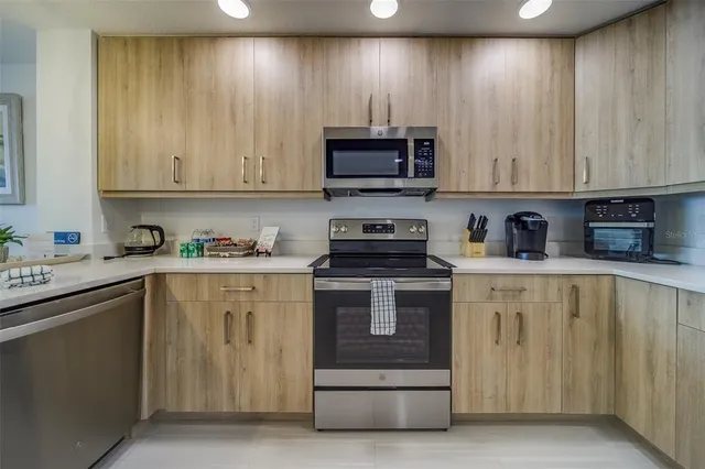 $7,000 | 415 Island Way, Unit 505, Clearwater, FL 33767