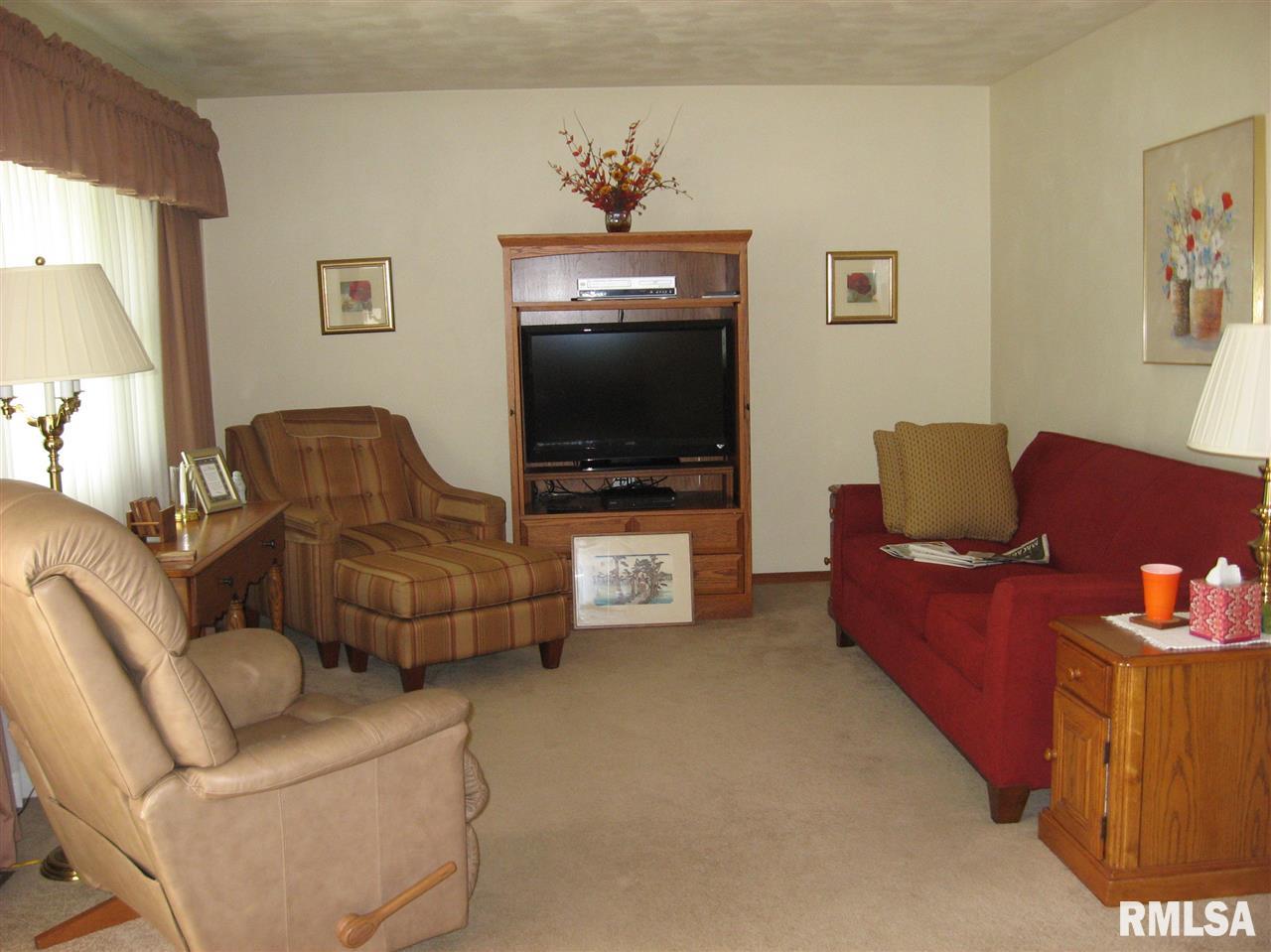 607 Joliet Road Marquette Heights, IL 61554 - Photo 2 of 12 Gallery Image 2